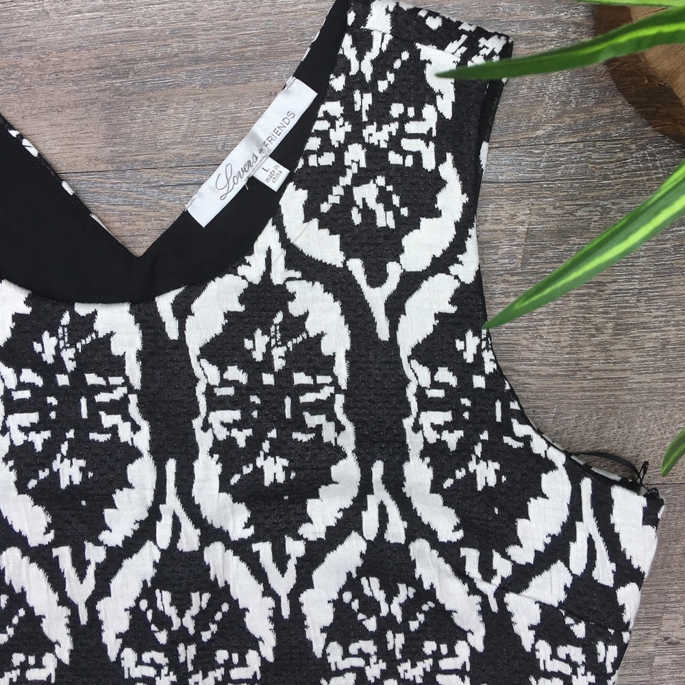 LOVERS + FRIENDS CUT OUT CROP TOP - Picture 5 of 8